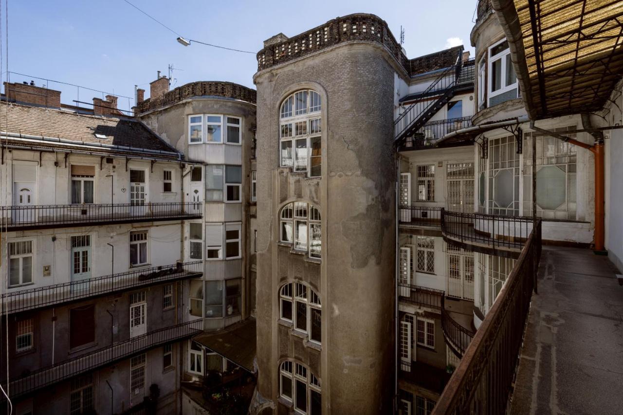 Skyline Serenity Retreat @Vaci Most Famous Street Budapest Exterior photo