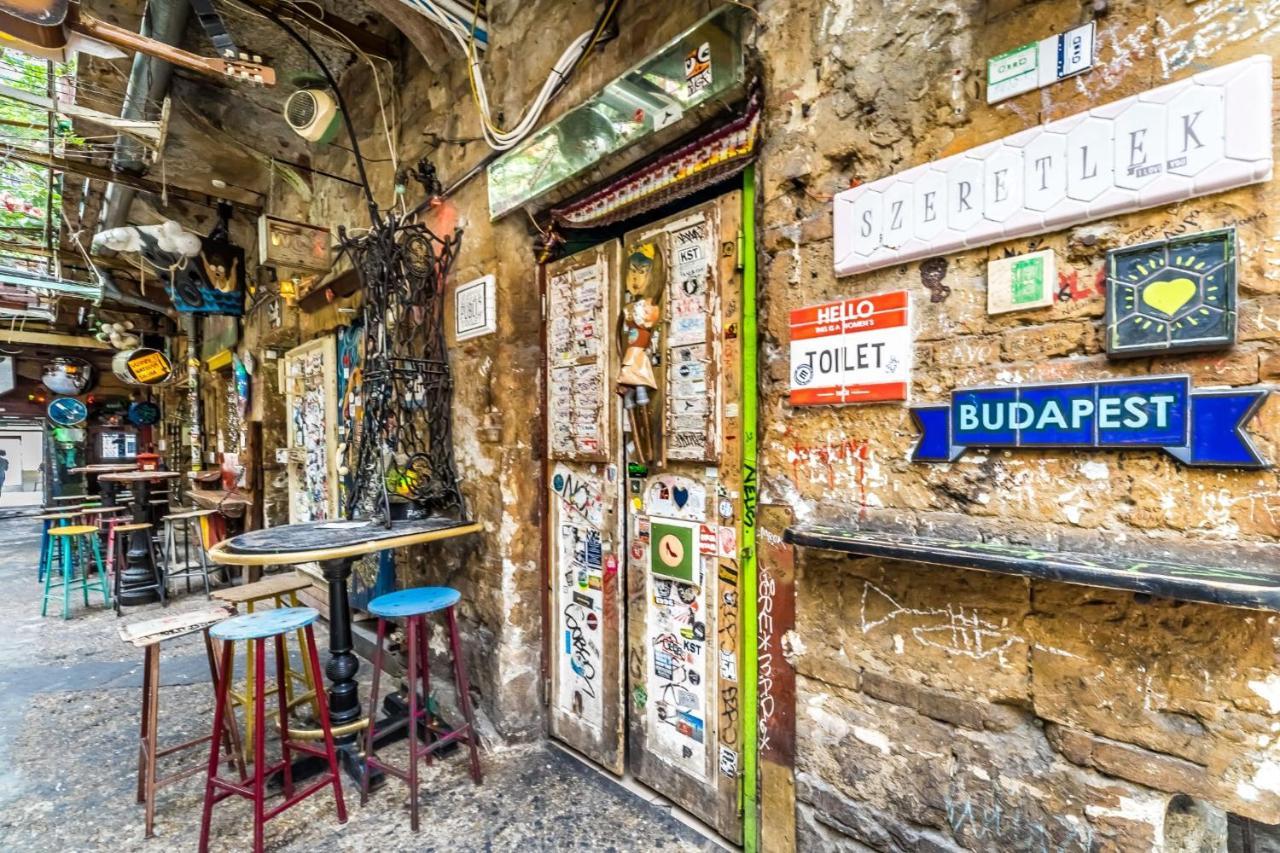 Skyline Serenity Retreat @Vaci Most Famous Street Budapest Exterior photo