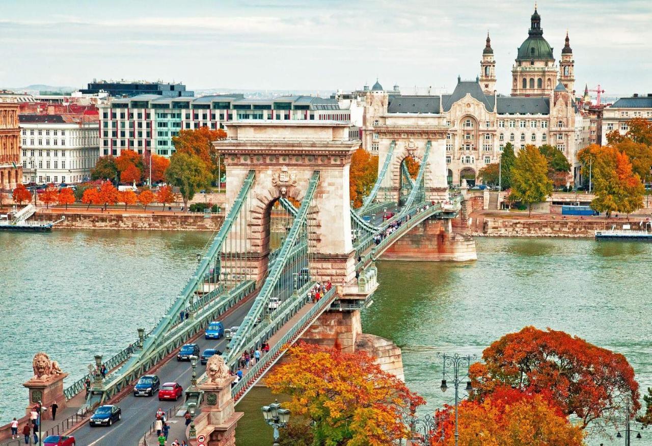 Skyline Serenity Retreat @Vaci Most Famous Street Budapest Exterior photo