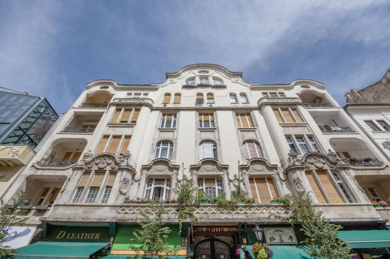 Skyline Serenity Retreat @Vaci Most Famous Street Budapest Exterior photo
