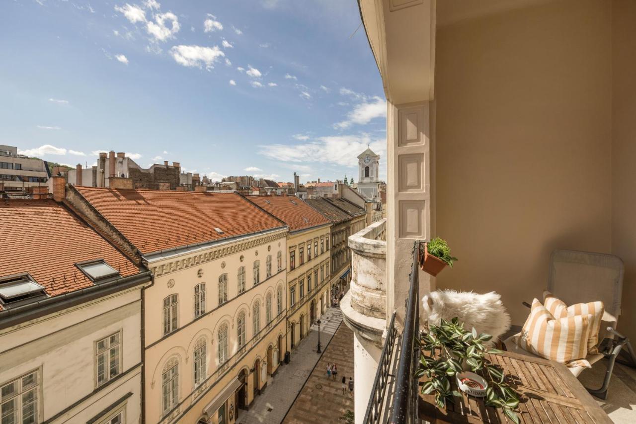 Skyline Serenity Retreat @Vaci Most Famous Street Budapest Exterior photo